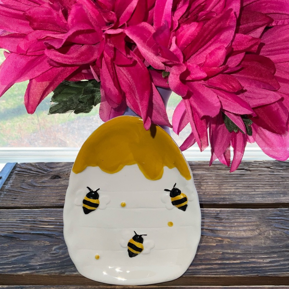 Bee-Themed Ceramic with Yellow Accents ~ Use as a Spoon Rest/Trinket Dish ~ New